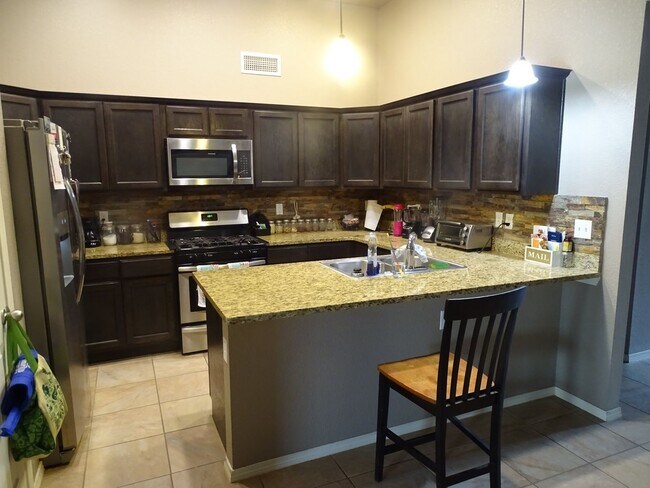 Foto del edificio - ELEGANT EASTSIDE PROPERTY IN ONE EL PASO'S...