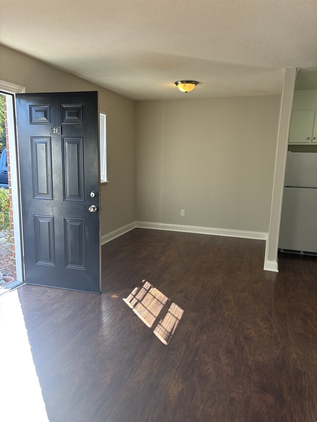 Building Photo - 115 Florence St