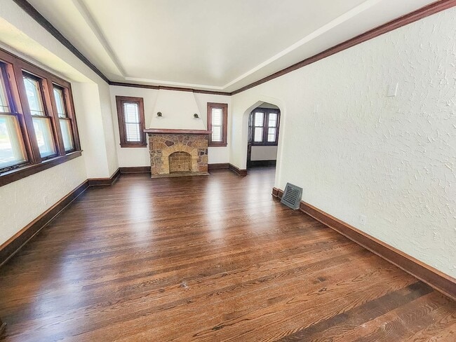 Building Photo - 2327-2329 N 5th St