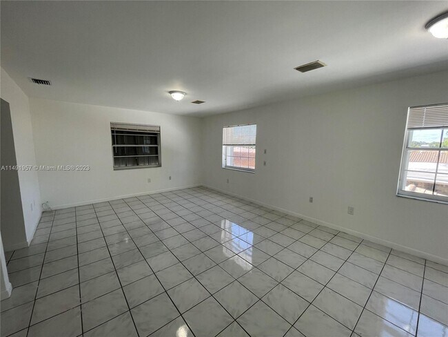 Building Photo - 222 NW 48th Ct