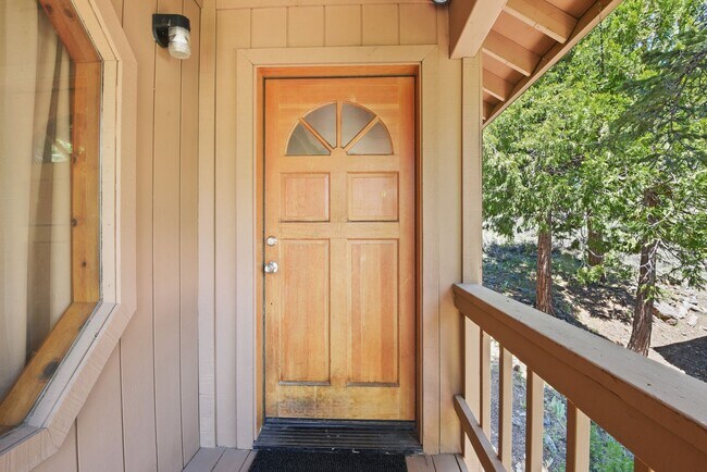 Foto del edificio - Cozy Armstrong Tract Long Term Furnished L...