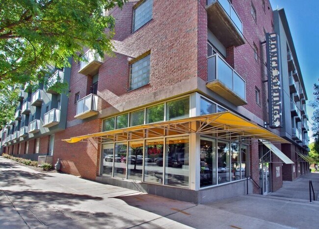 Building Photo - 620 Glen Iris Dr NE