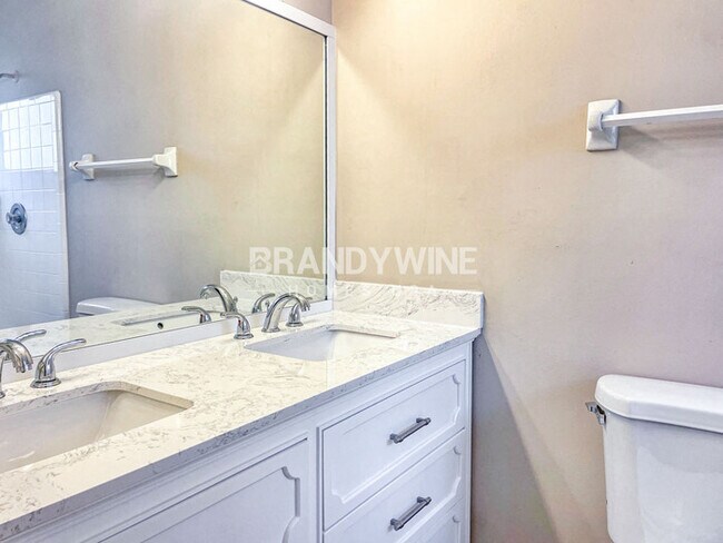 Foto del edificio - 1433 Kingfisher Ln N
