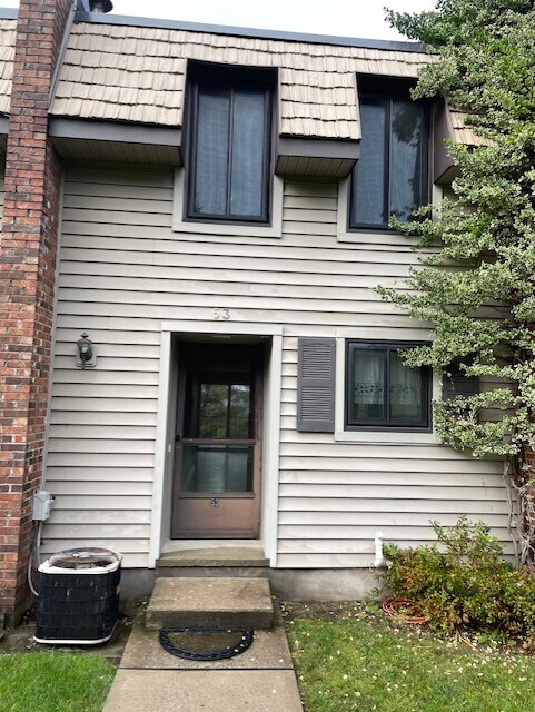 Front Entrance - 4066 Oneida St