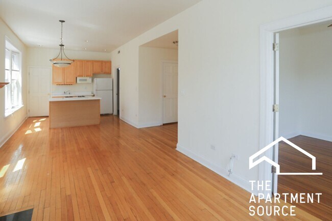 Photo - 3846 N Southport Ave Apartment