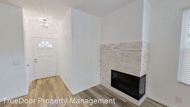 Foto del edificio - 3 br, 2 bath House - 34 Cartier Aisle