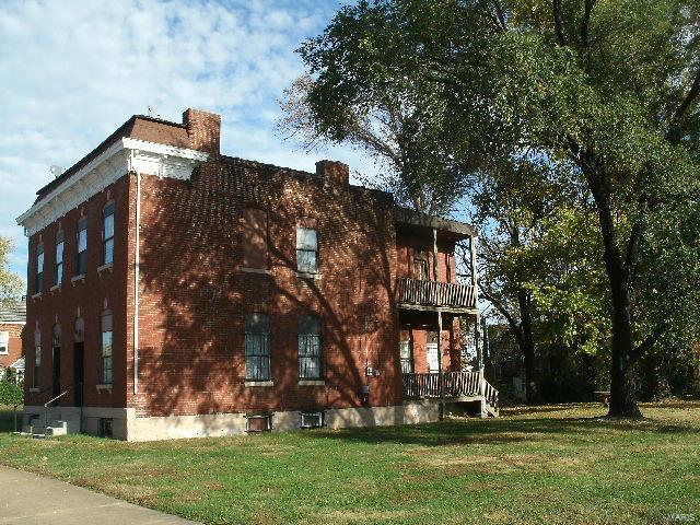 Building Photo - 2130 E John Ave