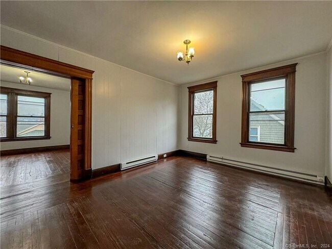 Building Photo - 153 Easton Ave