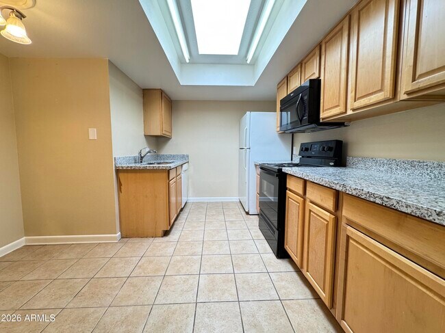 Foto del edificio - 2506 E 5th Pl