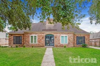 Building Photo - 5523 Foresthaven Dr