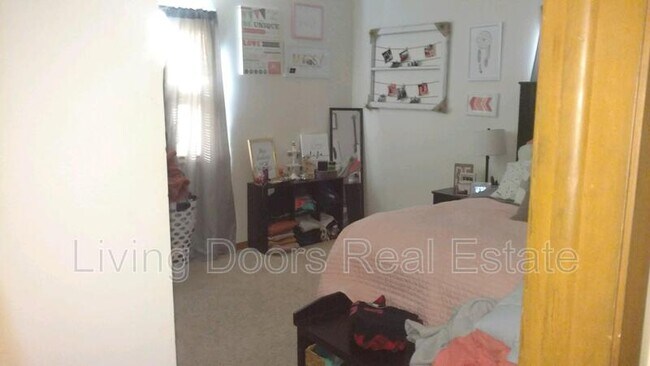 Foto del edificio - 369 S 44th St
