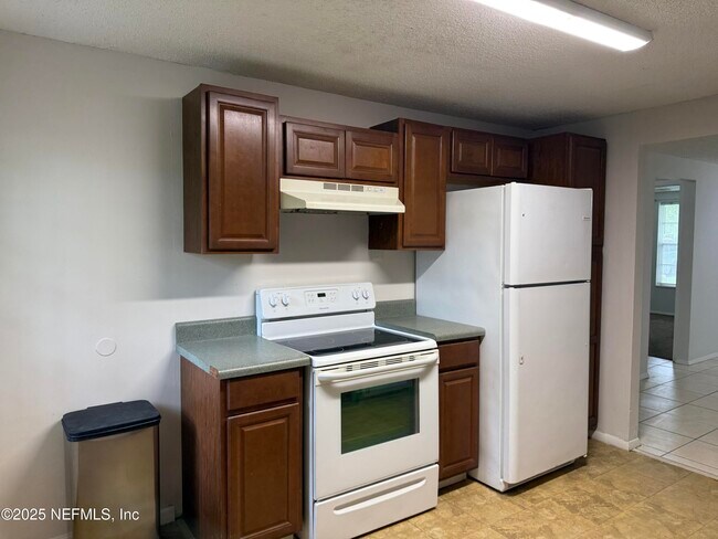 Foto del edificio - 2650 Sunrise Village Dr