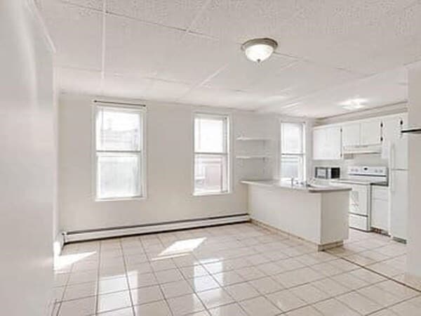 Building Photo - 156 Bennington St