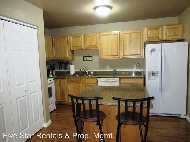 Foto del edificio - 17 Diane Rd