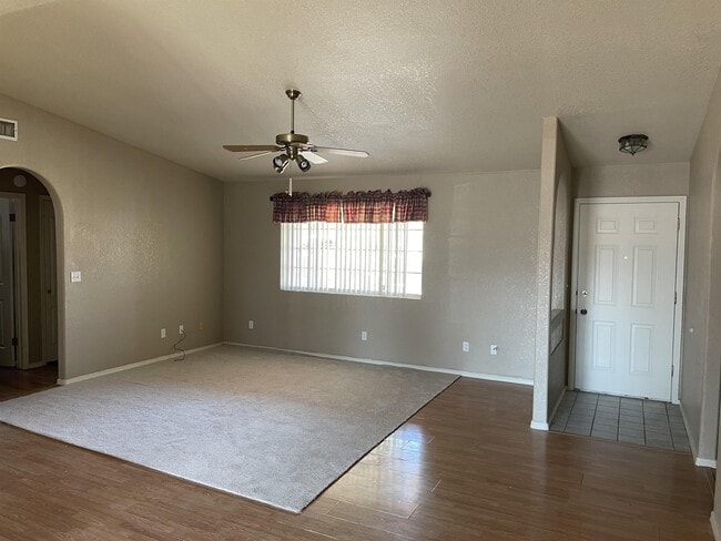 Building Photo - 4608 Rio Camino Loop
