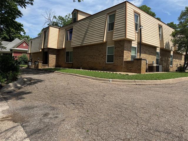Building Photo - 410 W Franklin St