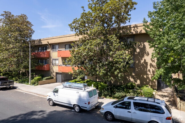 8735 Variel Ave - Variel Apartments