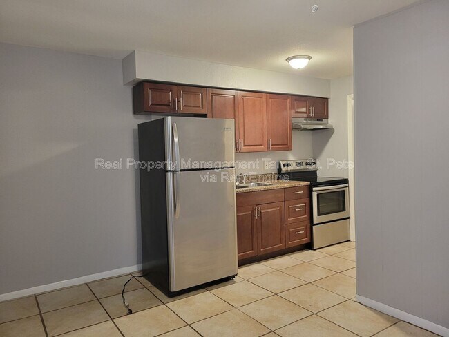 Foto del edificio - 404 W Amelia Ave