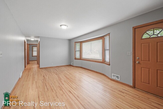 Building Photo - 3 br, 1 bath House - 201-98th Street W
