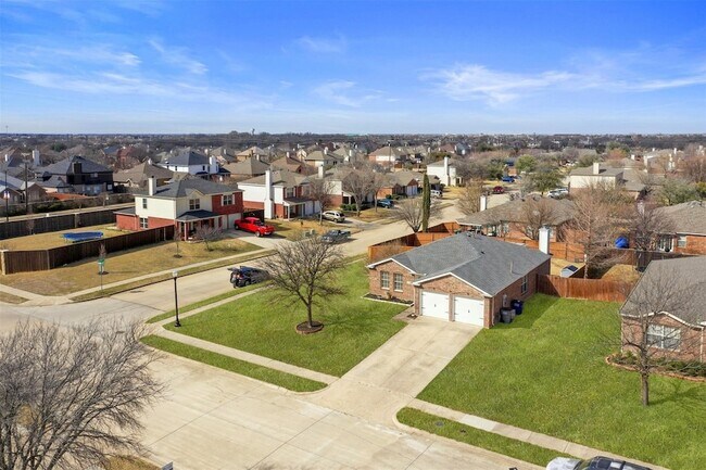 Foto del edificio - 2201 Tailburton Ct