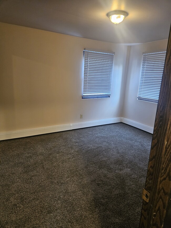 Larger Bedroom - 645 Pasadena Ave