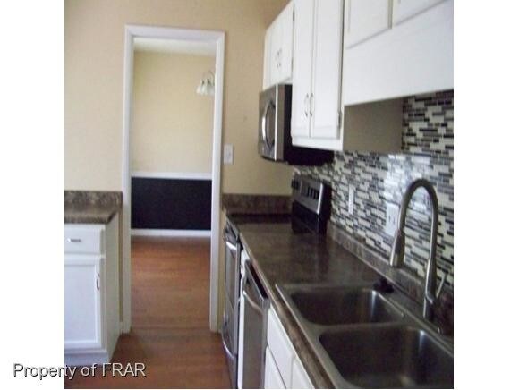 Foto del edificio - 5601 Woodlake Ct
