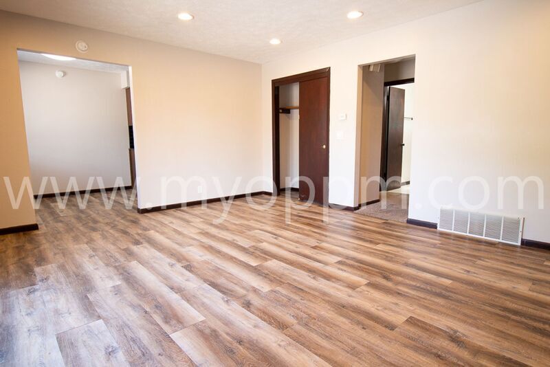 Primary Photo - 2918 N 75th Ave