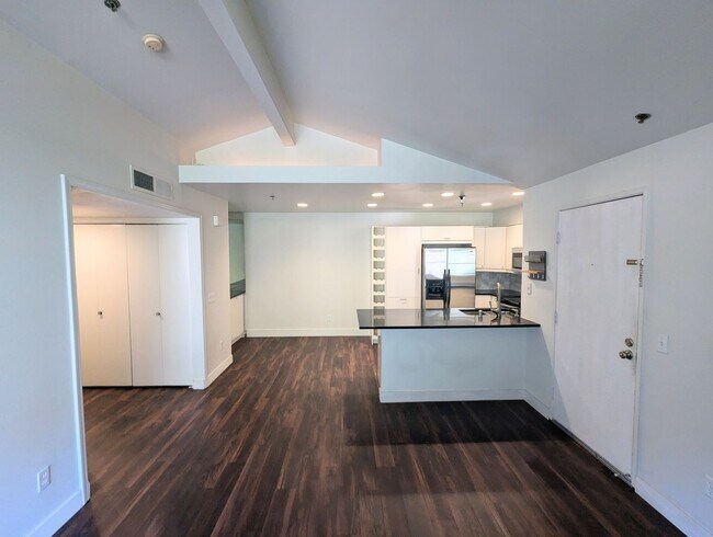 Foto del edificio - Rancho Bernardo Top Level 2 Bedroom/2 Bathroom Condo!