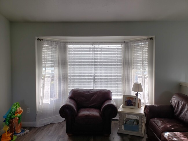 Upstairs Living Room - 2445 S Main St