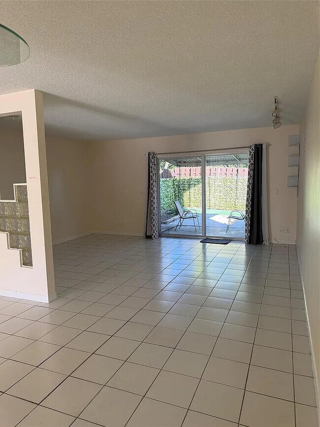Building Photo - 3007 NW 68th St