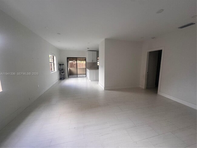 Foto del edificio - 13528 SW 9th Ln