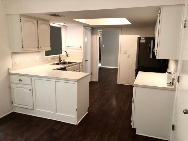 Building Photo - 210 Copperleaf