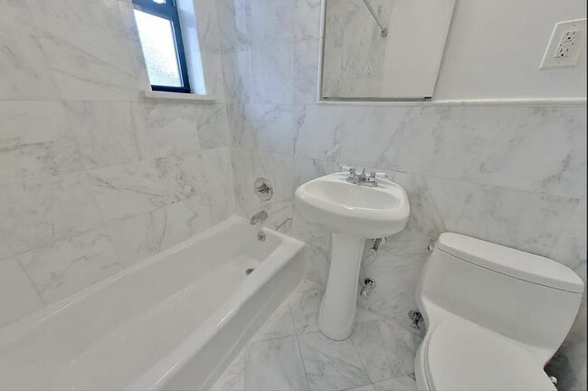 Foto del edificio - 1 bedroom in New York NY 10019