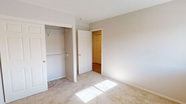 Foto del edificio - Single Level Family Friendly Home in Sandy. Fenced Backyard Pets Welcome