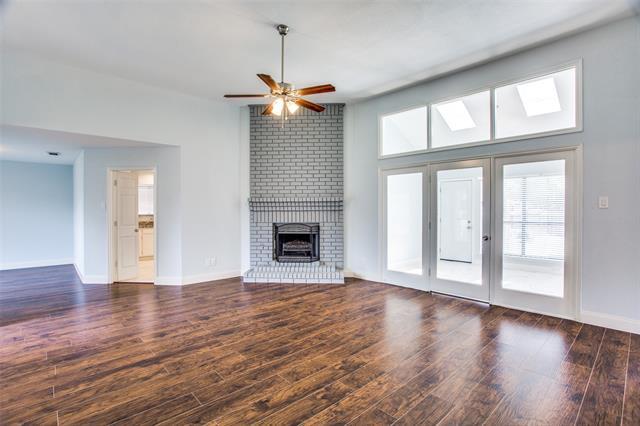 Foto del edificio - 5446 Meadow Vista Ln