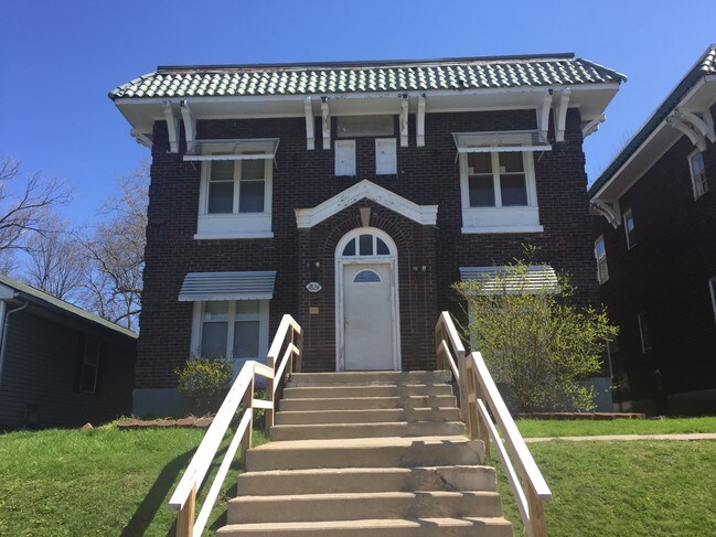 Building Photo - 1824 Elsmere Ave