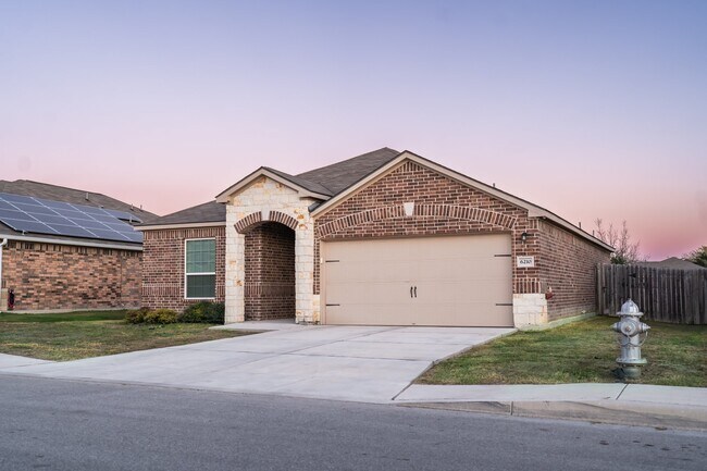 Foto del edificio - 6210 Underwood Way