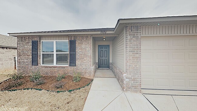 Building Photo - A Beautiful and Spacious 3 Bedroom 2 Bath Home in Yukon Schools