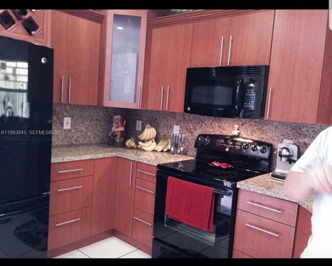 Foto del edificio - 730 NW 123rd Ave