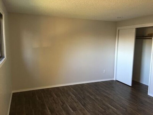 Foto del edificio - Spacious 5bd 2.5ba on the South Hill!
