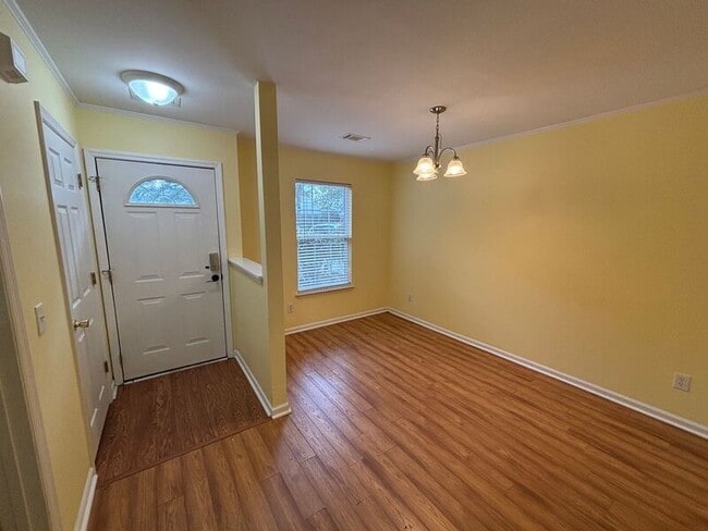 Photo - 1557 Blaze Ln House