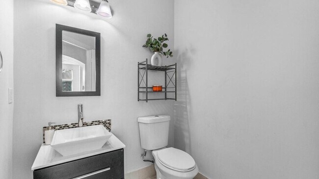 Building Photo - 4961 Southard St