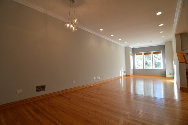 Foto del edificio - 1440 W Melrose St