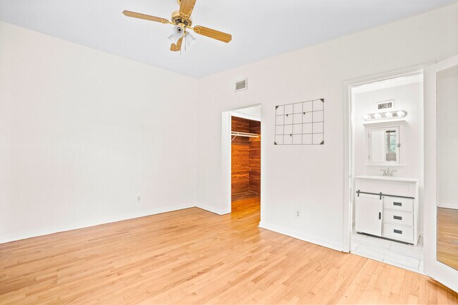 Building Photo - 1501 S Betty Ln