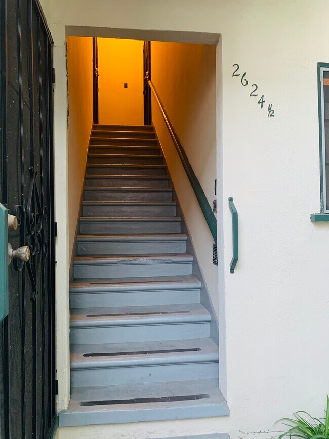 stairwell - 2626 1/2 S Sepulveda Blvd