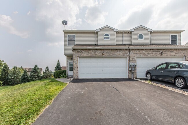 Foto del edificio - Charming 3BR Northampton Home – Cozy Livin...