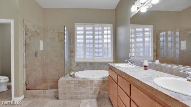 Building Photo - 4 br, 3 bath House - 2636 Presidio dr