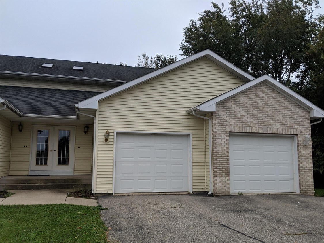 5187 Cheney Dr Unit 4, South Beloit, IL 61080 Room for Rent in South