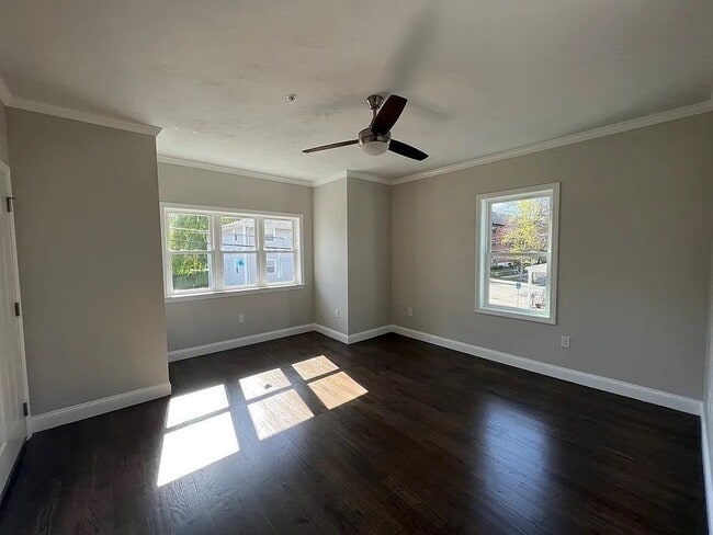 Building Photo - 20 Meadow St