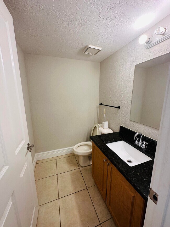Building Photo - 100 Nottingham Cir